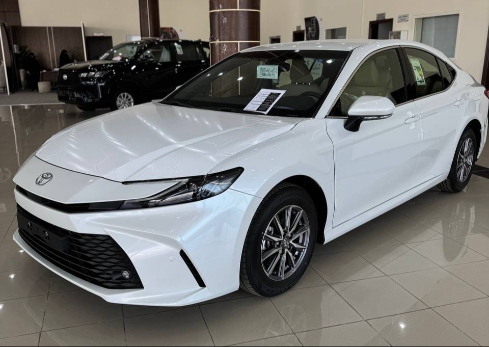 Camry LE Gasoline